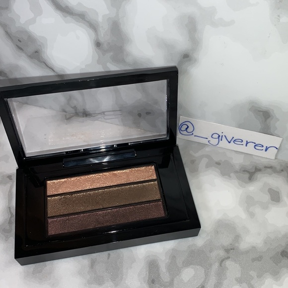 Collective Chic Veluxe Pearlfushion Shadow Trio Palette - Picture 3 of 15